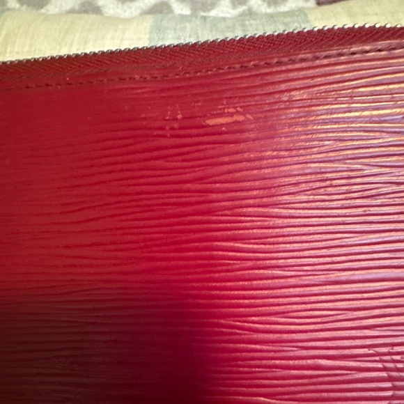 Louis Vuitton Epi Raspberry/Fuchsia Zippy Wallet - Picture 2 of 4